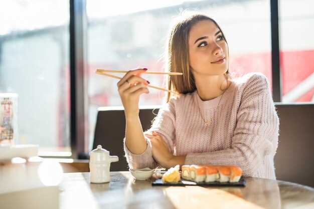 Суши и роллы – это популярные японские блюда, которые завоевали сердца гурманов по всему миру. Их сочетание свежих ингредиентов, особенная подача и уникальный вкус делают их неотъемлемой частью японской кухни. Но как правильно выбирать и готовить суши и роллы дома?