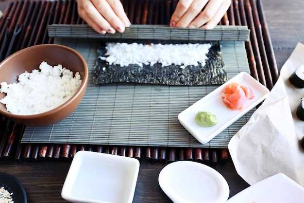 undefinedРис для суши</strong> – один из основных ингредиентов этого изысканного и популярного японского блюда. И хотя рецепт приготовления суши может показаться простым, именно правильная обработка риса играет важную роль в достижении идеального вкуса и текстуры роллов. В этой статье мы расскажем о том, как правильно выбрать рис, промыть его и приготовить для суши.