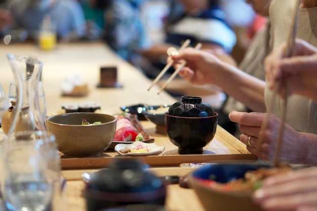 Разнообразие традиционных японских блюд на фестивале
